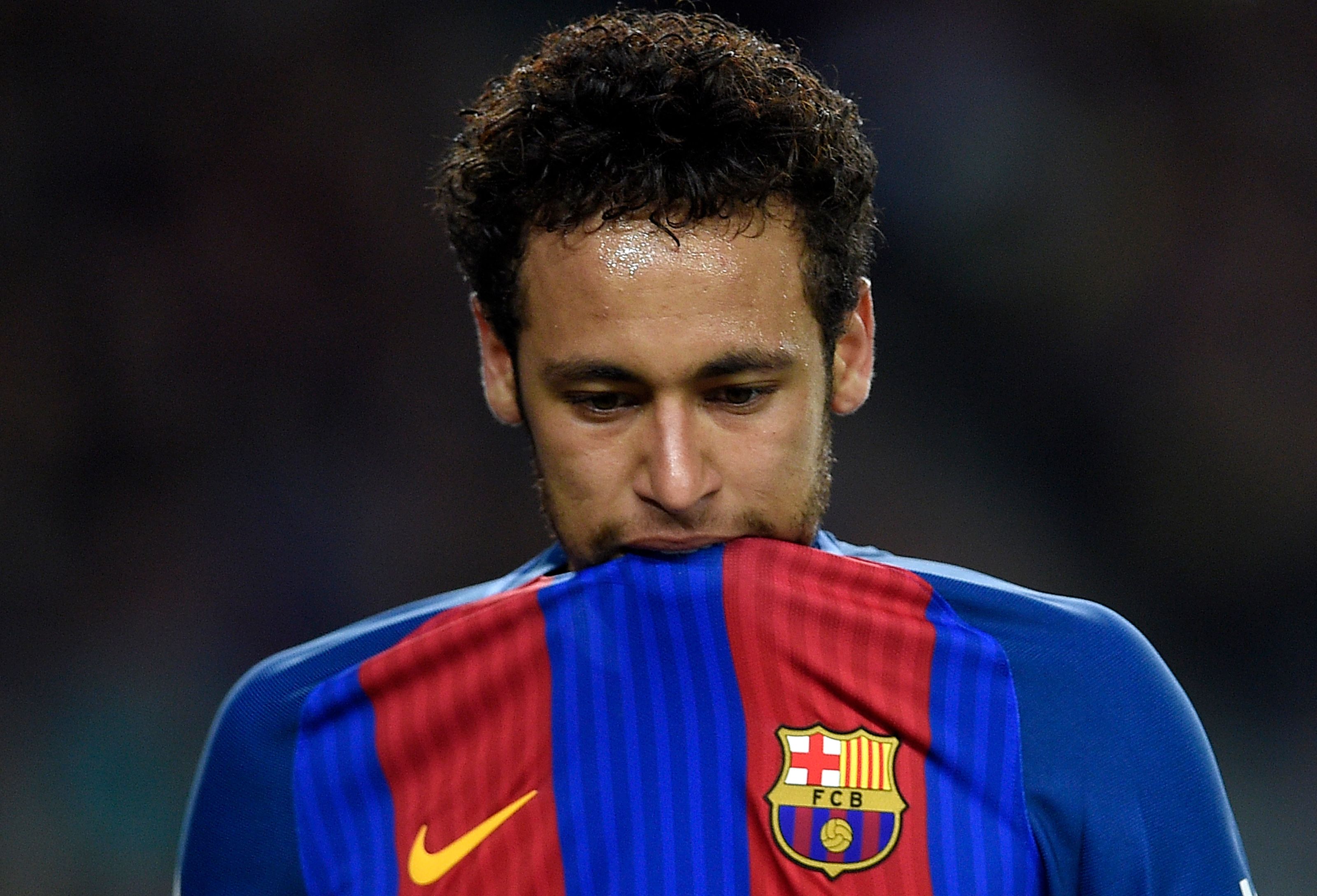 Neymar, exjugador del Barcelona y ahora jugador del PSG, fue demandado por el club catalán. (Foto Prensa Libre: AFP)