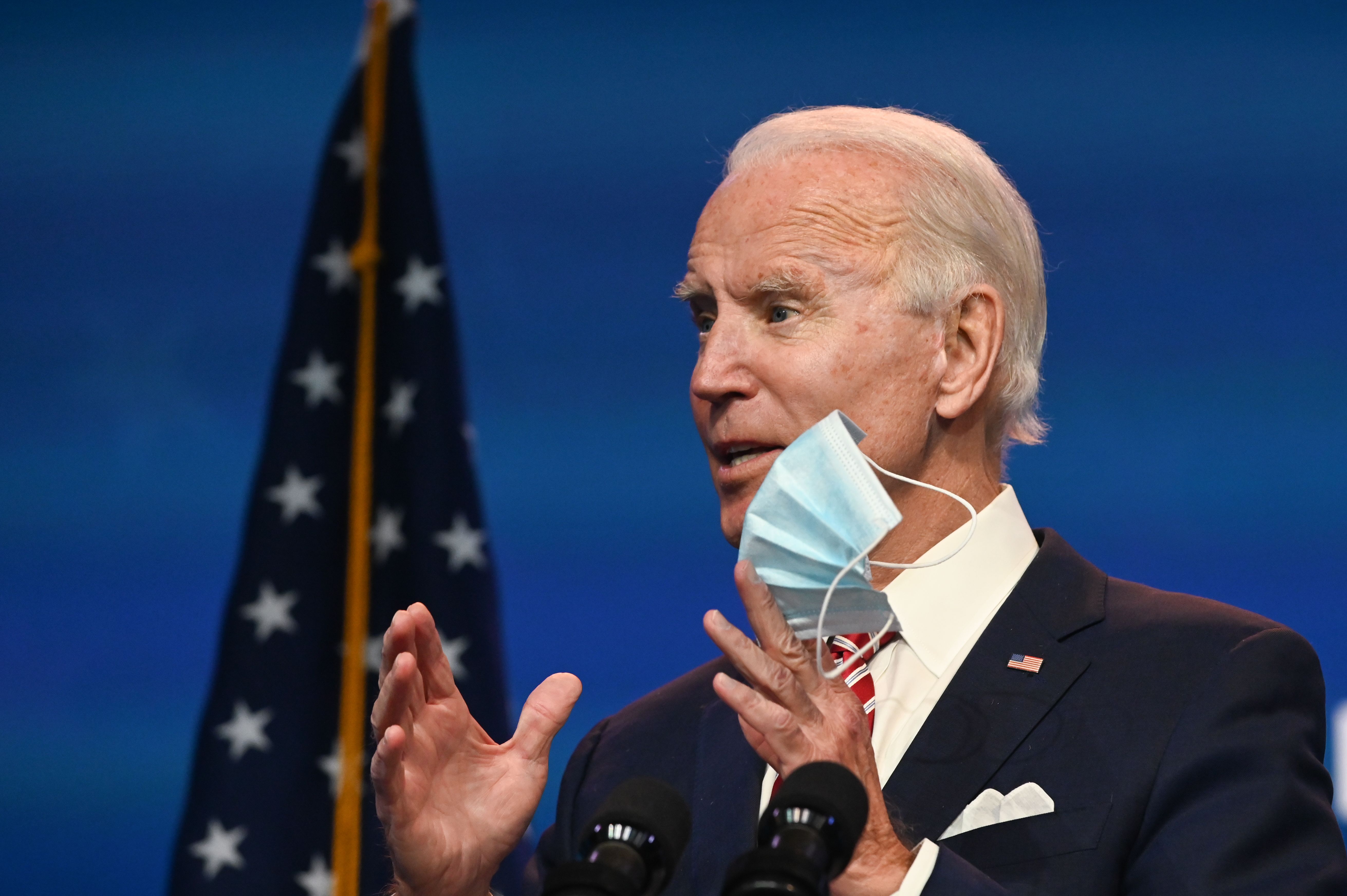 Biden asegura que se pondrá la vacuna en cuento salga. (Foto Prensa Libre: AFP)