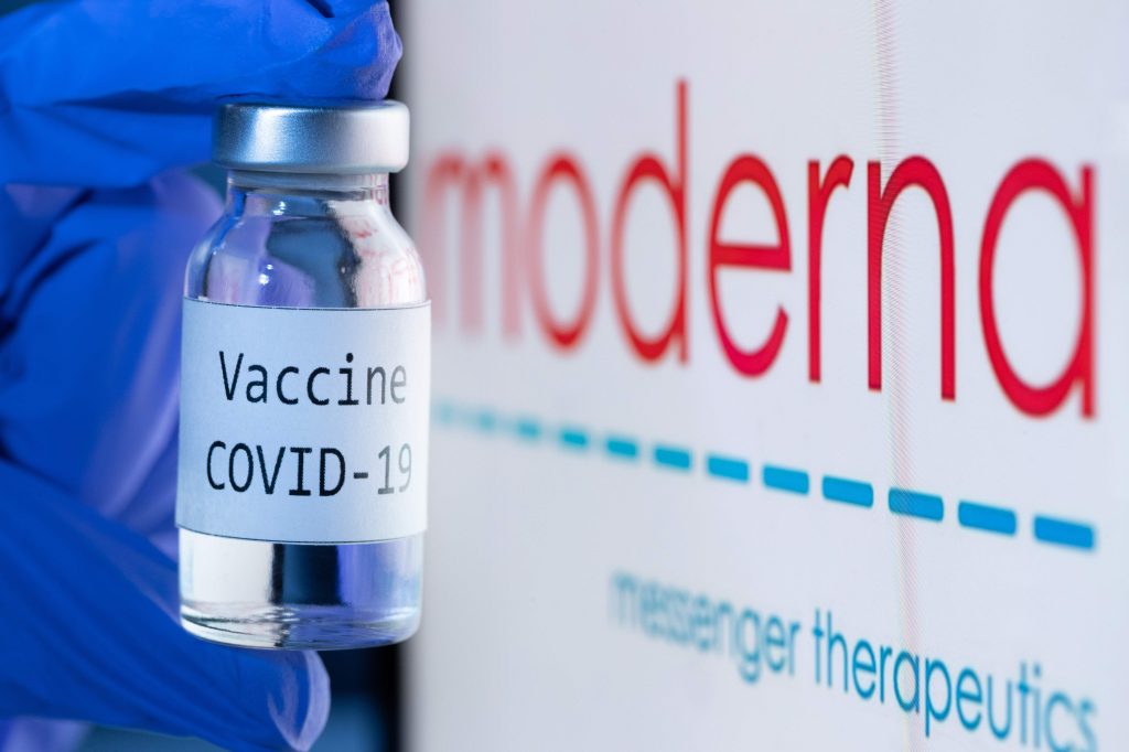 La distribución de la vacuna podría empezar este año en Estados Unidos.