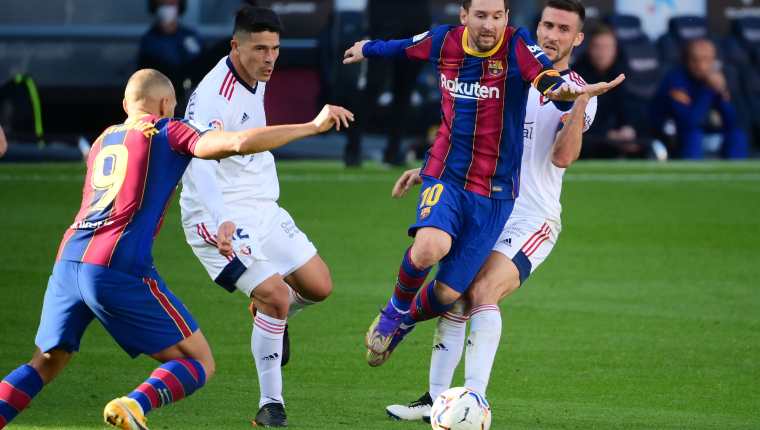 Lionel Messi descansa en Champions League por segunda ocasión. El fin de semana pasado jugó y marcó ante el Osasuna en La Liga. Foto Prensa Libre: AFP