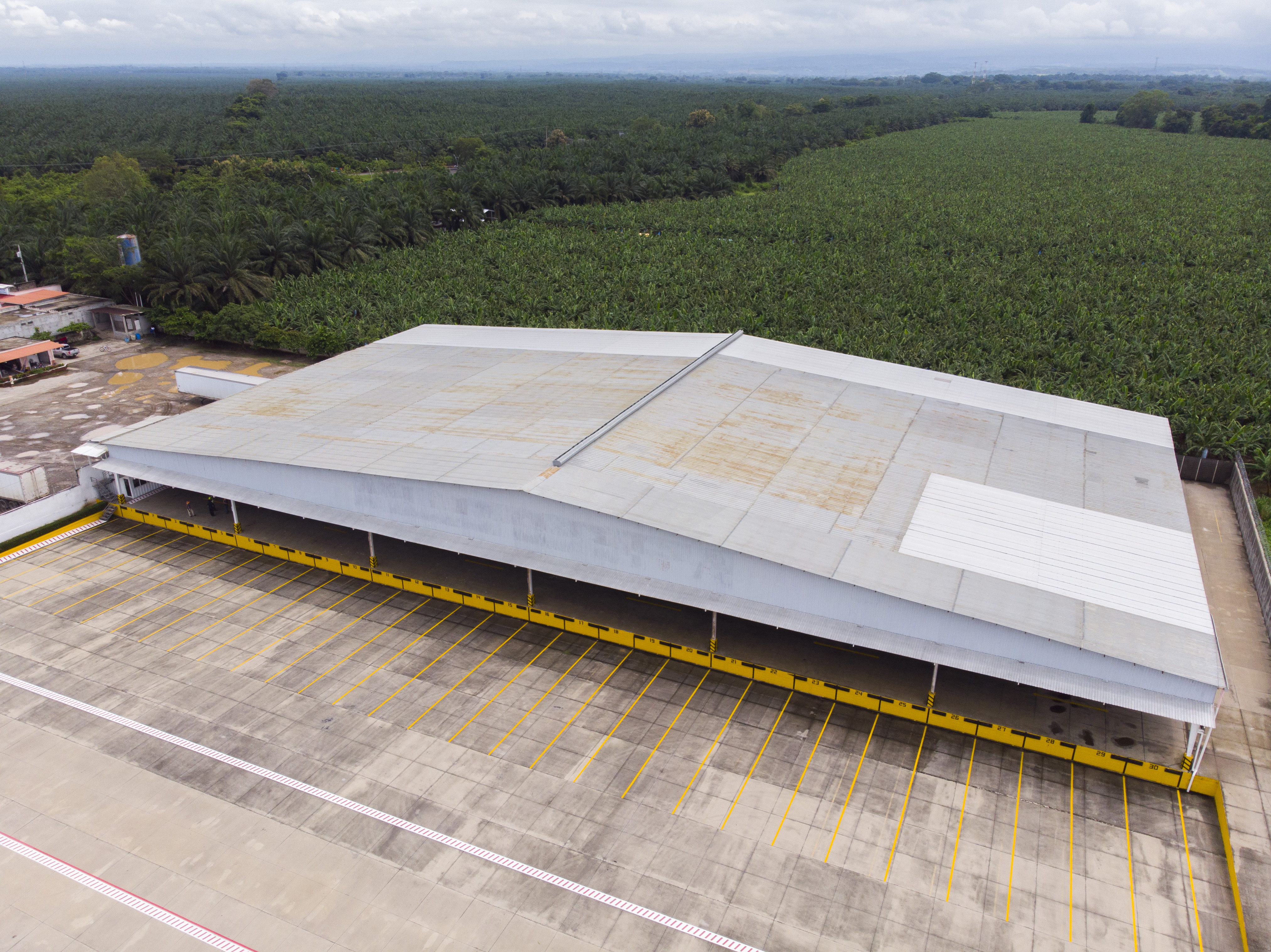 Bodega de 5 mil metros cuadrados donde inicia operaciones ZDEEP Puerta del Istmo. (Foto Prensa Libre: cortesía)