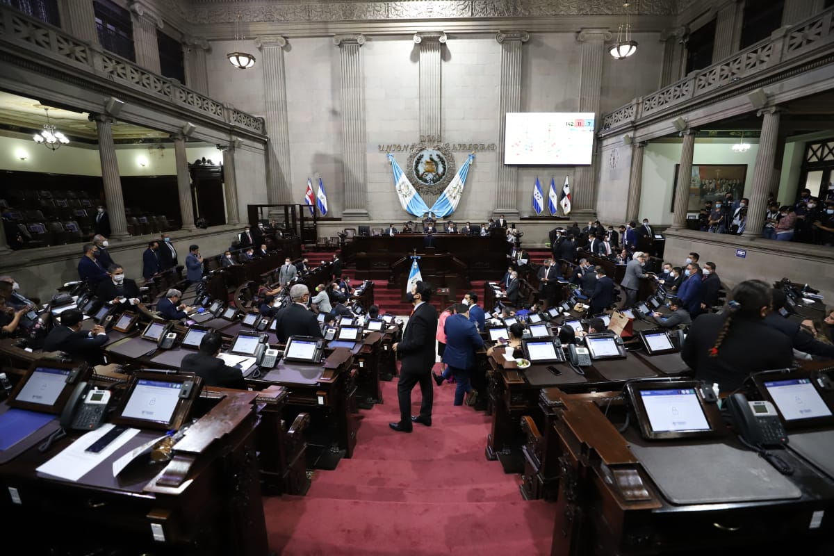 El Presupuesto de Ingresos y Egresos 2021 se aprobó de manera exprés por parte de la fuerza oficialista en el Congreso. (Foto Prensa Libre: Congreso de la República)