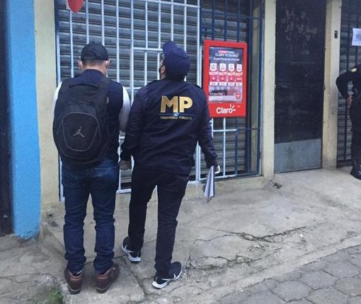 Agentes del MP y PNC capturaron a Muñoz en la Reformita, zona 12. (Foto Prensa Libre: MP)
