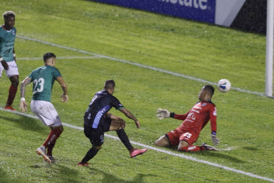 Nico Martínez abrió el marcador ante el Marathón de Honduras que al final no le alcanzó para avanzar a los cuartos de final. Foto Twitter Concacaf.