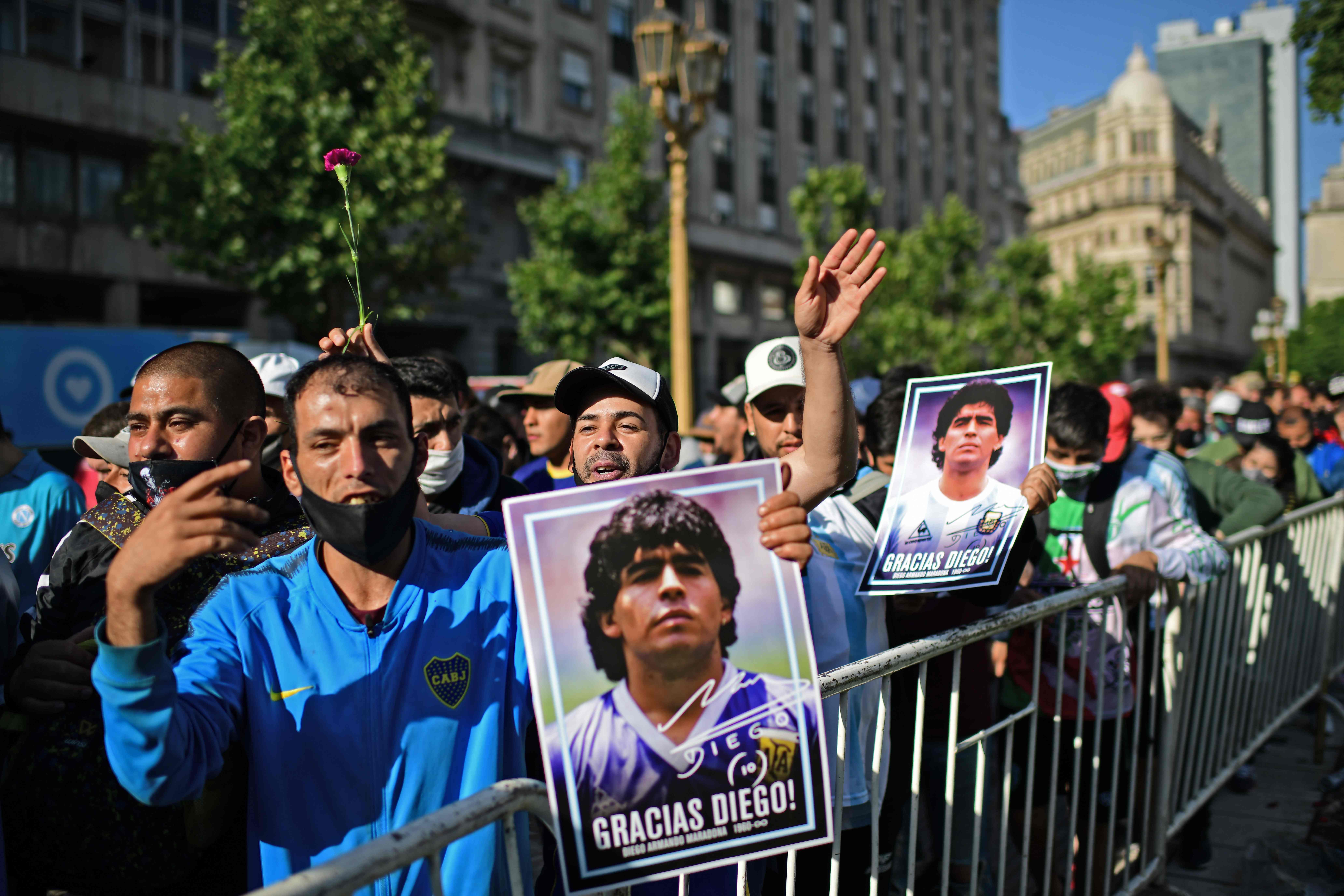La muerte de Diego Armando Maradona ha causado conmoción en todo el mundo. (Foto Prensa Libre: AFP)
