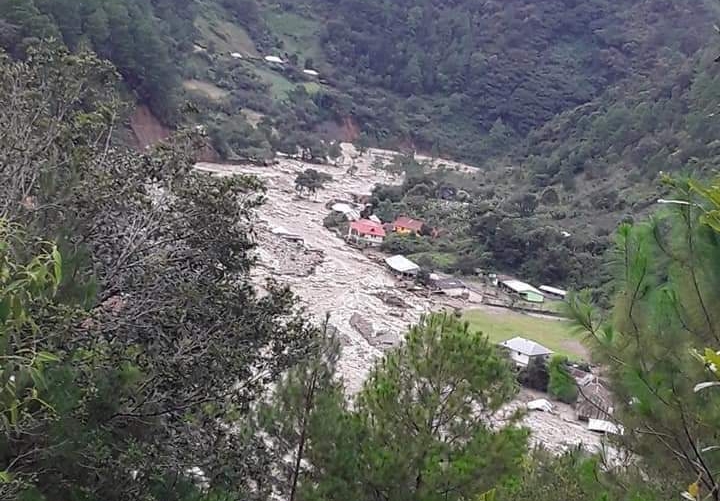 Comunidades de Huehuetenango han sido de las más afectadas por las inundaciones y derrumbes que dejó la depresión tropical Eta.  (Foto Prensa Libre: Mike Castillo)