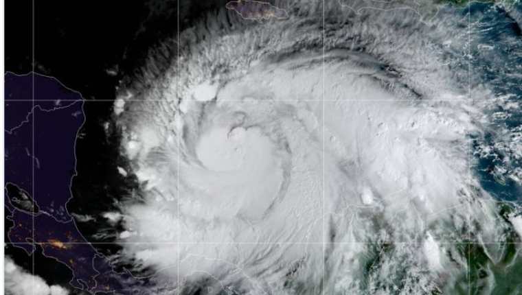 Trayectoria del huracán Iota. (Foto Prensa Libre: Centro Nacional de Huracanes)