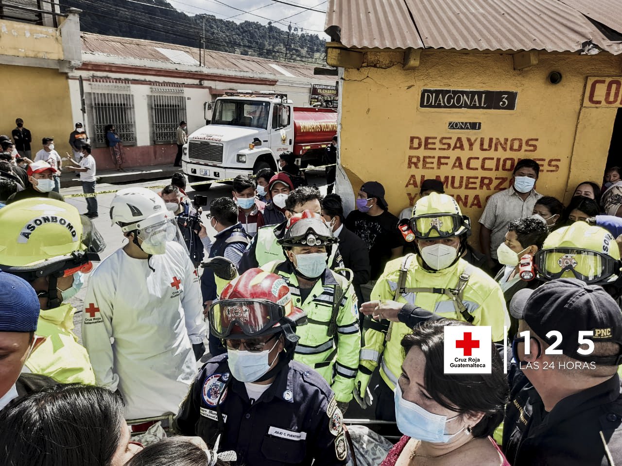 Cuerpos de socorro de las distintas compañías están en apresto durante las fiestas navideñas.  (Foto Prensa Libre: Cruz Roja Guatemalteca)
