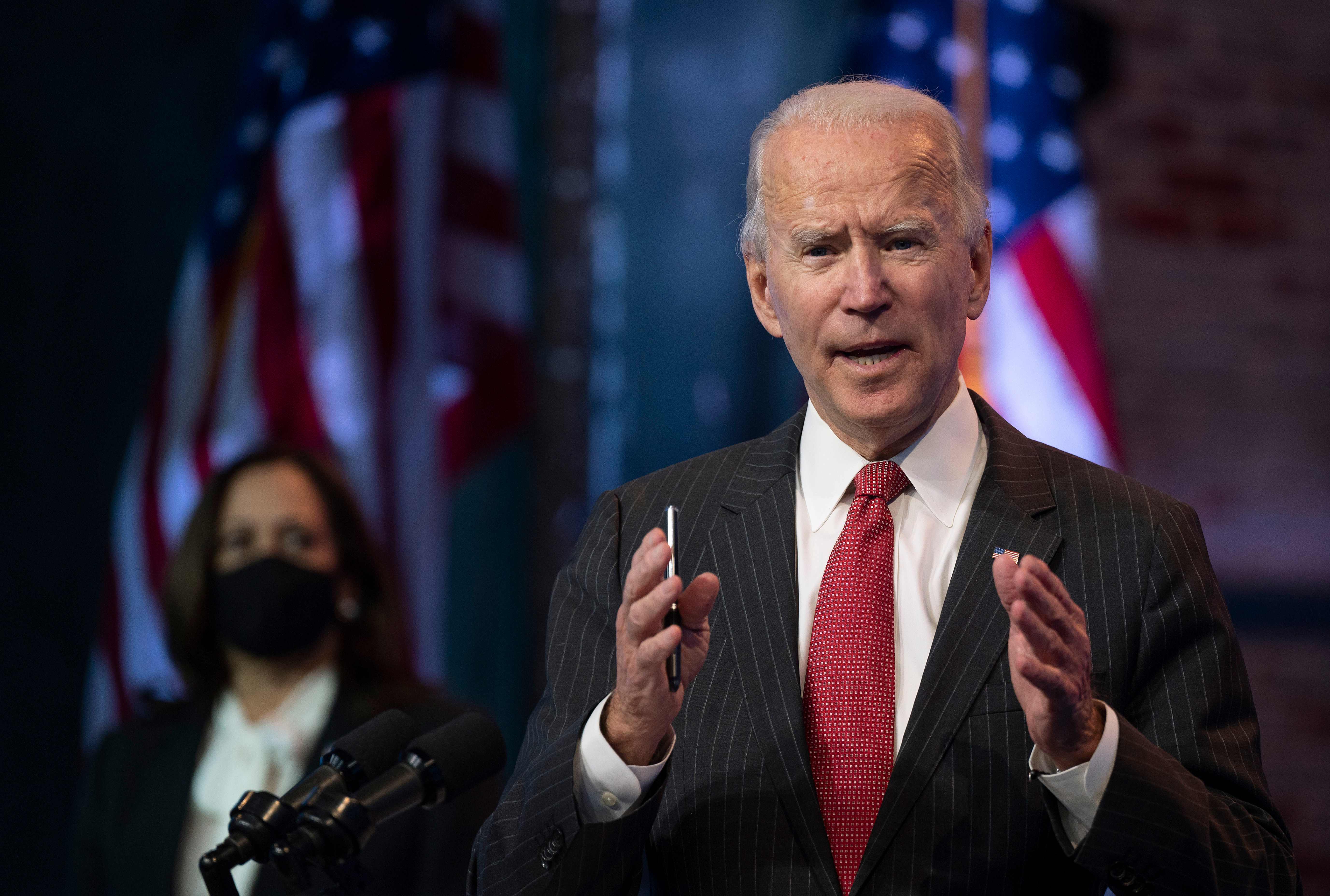 Joe Biden dijo la semana pasada que ya tenía el nombre de su próximo secretario del Tesoro y lo anunciaría antes o después del Día de Acción de Gracias. (Foto Prensa Libre: AFP)
