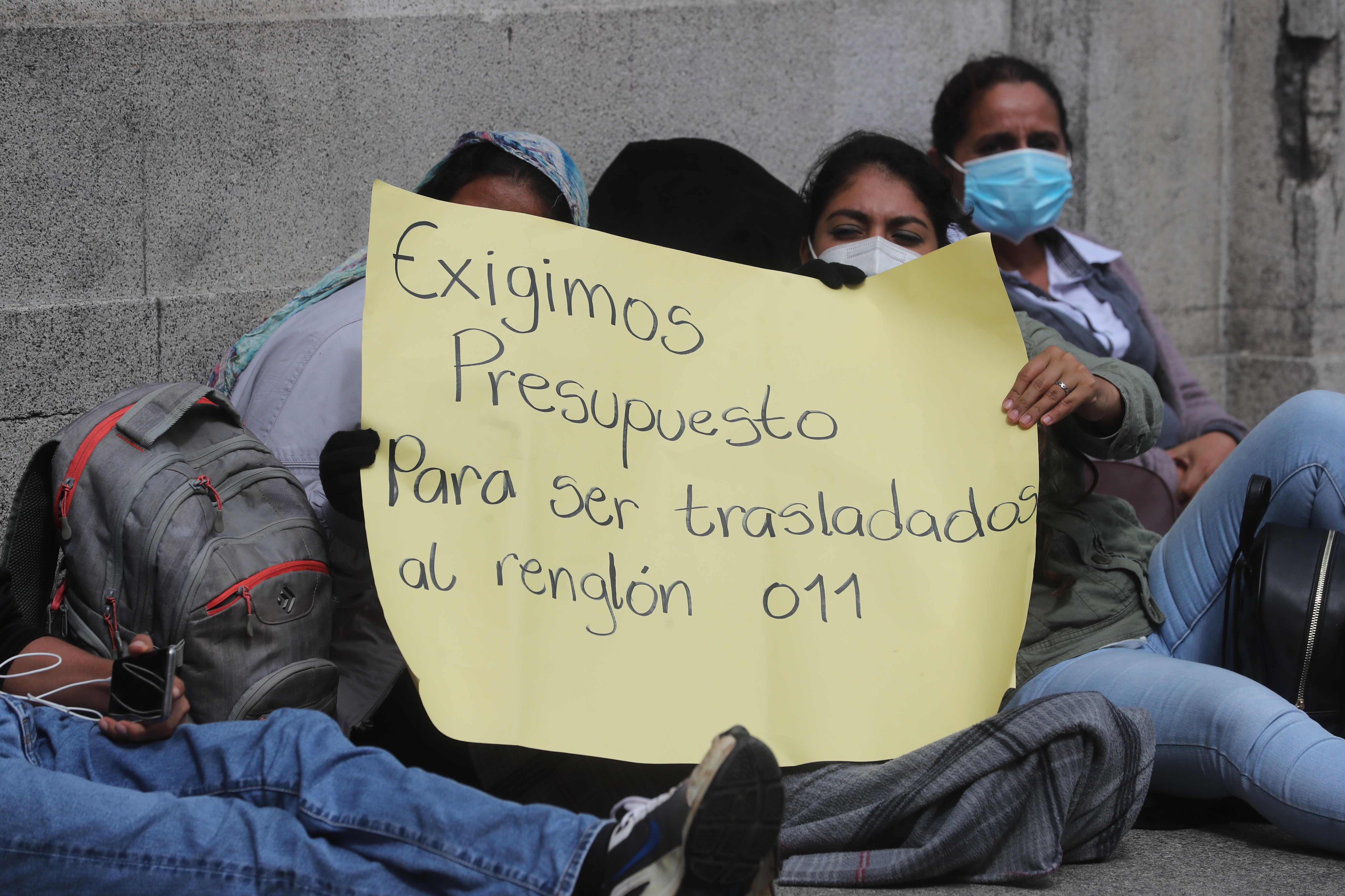 El sector magisterial recibió un bono de Q2 mil 500 acordado en el pacto colectivo. (Foto Prensa Libre: Hemeroteca) 