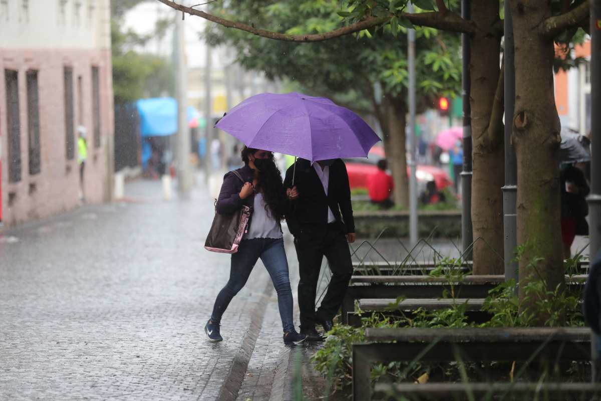 Lluvias, granizo y fuerte viento: Insivumeh pronostica mal tiempo para las siguientes horas en Guatemala