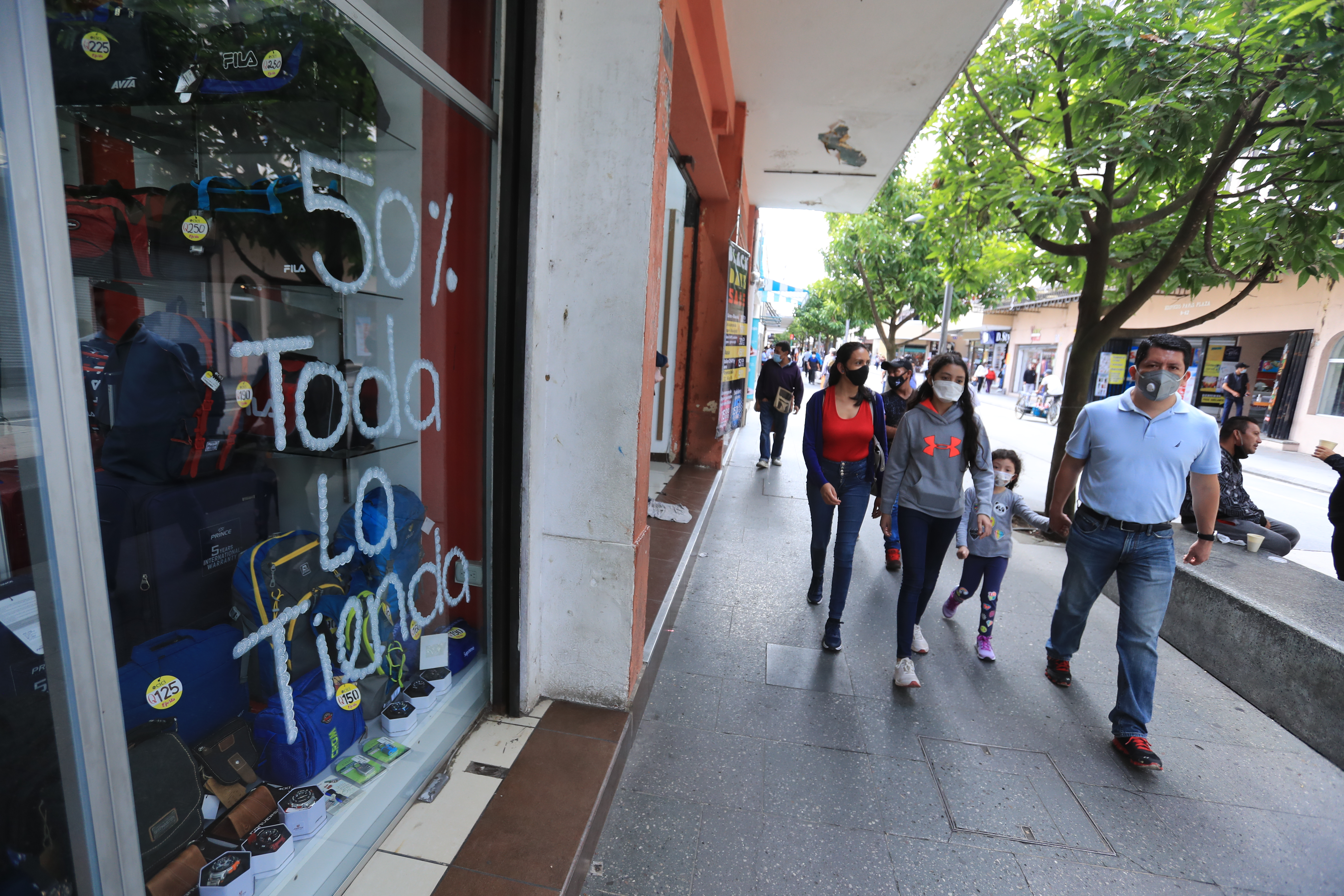 Las autoridades confirmaron que la economía de Guatemala en 2020 cerrará en -1.5%, a pesar de que el Imae mostró una recuperación positiva en octubre. (Foto Prensa Libre: Hemeroteca) 