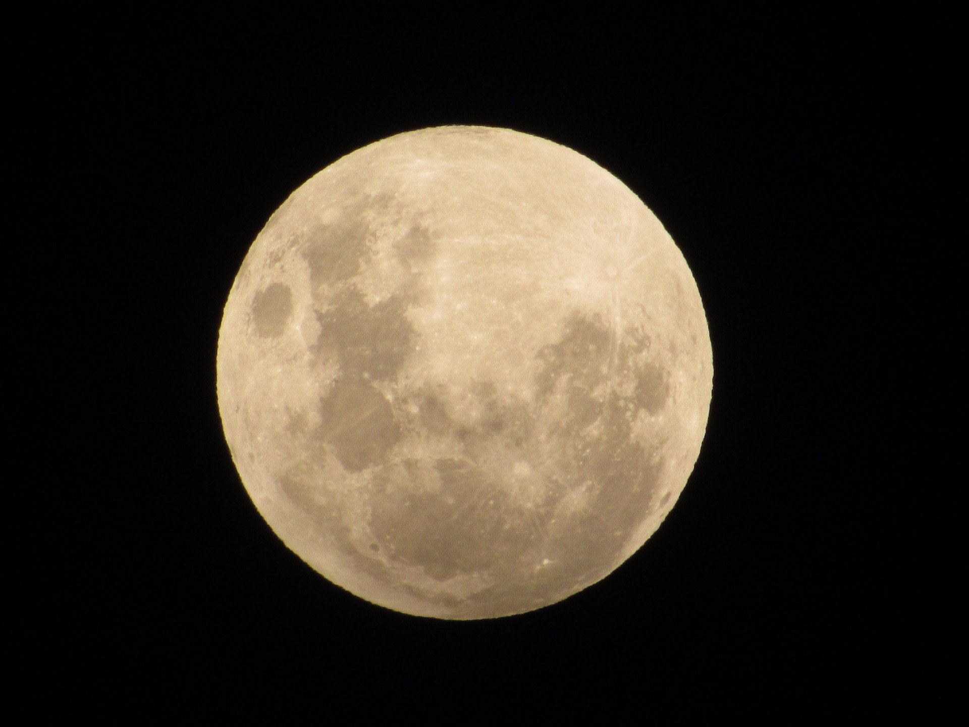 Eclipse lunar
