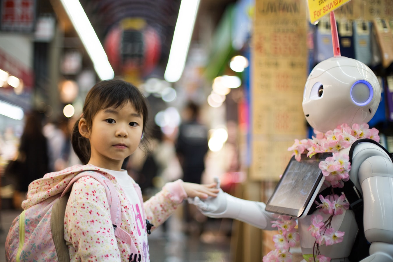 A diferencia de países como Japón, en las sociedades occidentales existe temor de que los robots reemplacen a los humanos. (Foto Prensa Libre: Unsplash)