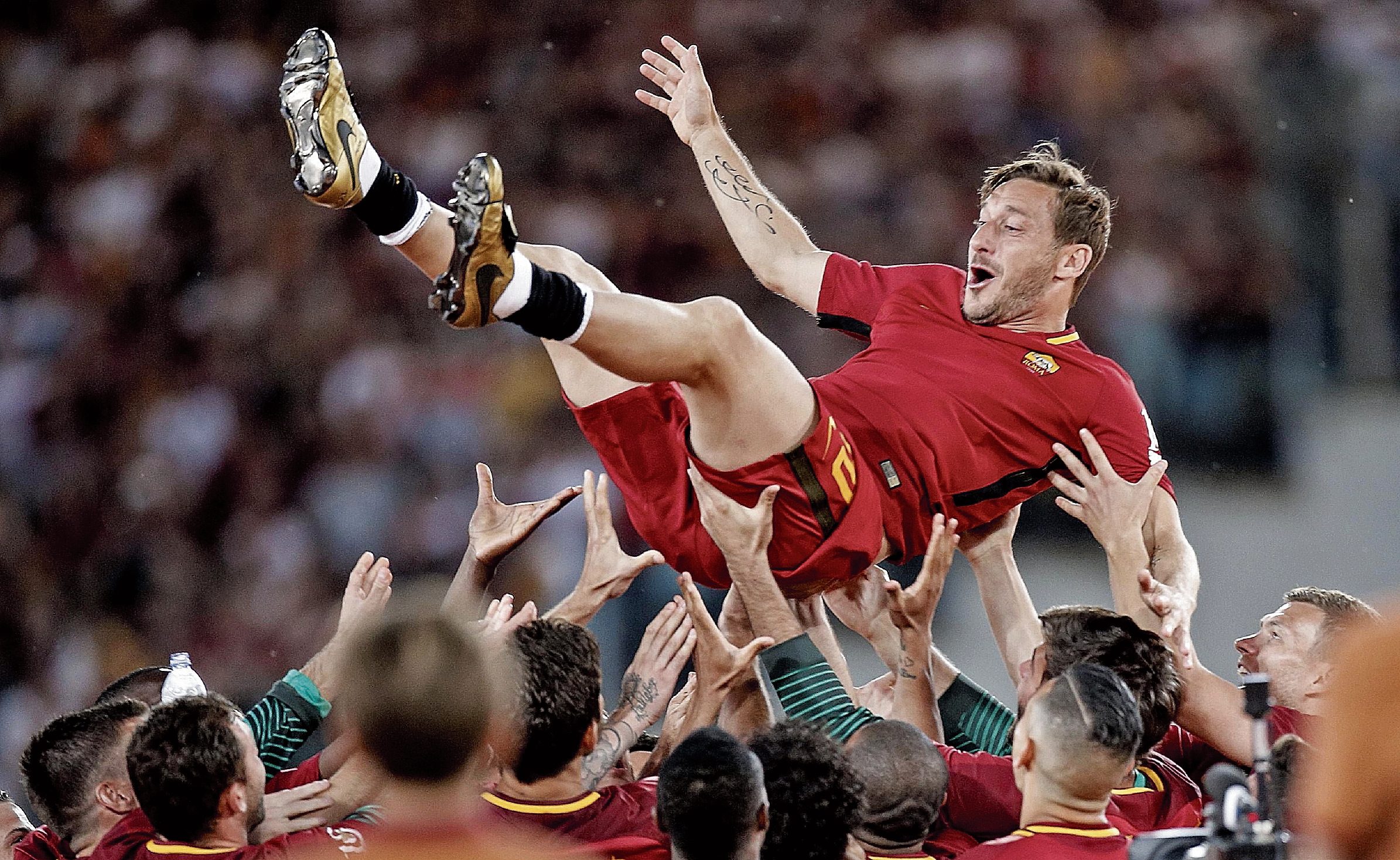 El excapitán del Roma había perdido el pasado 12 de octubre a su padre, Enzo Totti, a causa del coronavirus. (Foto Prensa Libre: EFE)