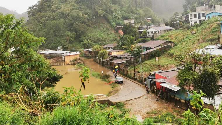 Comunidades están inundadas e incomunicadas en Carchá, Alta Verapaz. Foto: Juan Carlos Riveiro