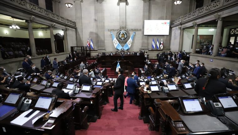 El Cacif pidió al presidente Giammattei que ejerza el veto para el decreto recién aprobado por el Legislativo, sobre el presupuesto 2021. (Foto Prensa Libre: Congreso)