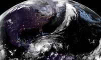 Fotografía satelital cedida por la Oficina Nacional de Administración Oceánica y Atmosférica (NOAA) por vía del Centro Nacional de Huracanes (NHC) donde se muestra la localización del huracán Eta a las 19.10 hora local. (Foto Prensa Libre: EFE)