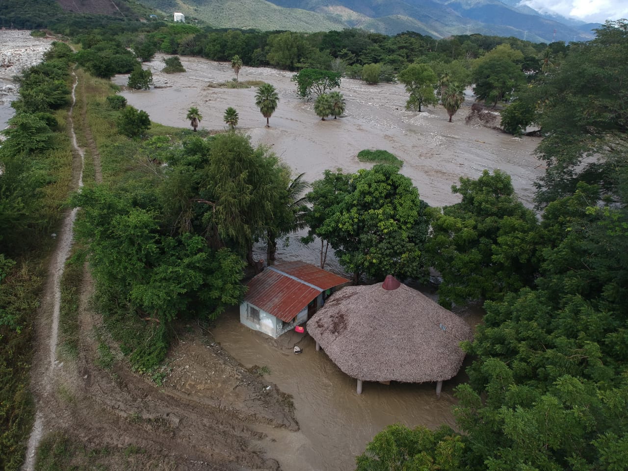 En el dictamen del presupuesto 2021 se planteó Q1 mil millones para la reconstrucción por los daños causados por la tormenta Eta. (Foto Prensa Libre: Hemeroteca)   