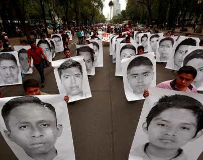 México detiene a primer militar por la desaparición de los 43 estudiantes de Ayotzinapa
