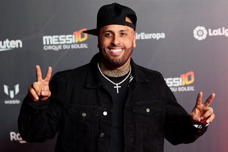 Nicky Jam promociona el tema "Polvo", que incluye la participación de  Myke Towers. (Foto Prensa Libre: EFE)