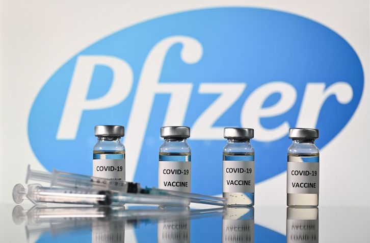Las primeras vacunas de Pfizer contra el coronavirus ya están en Estados Unidos. (Foto Prensa Libre: AFP)