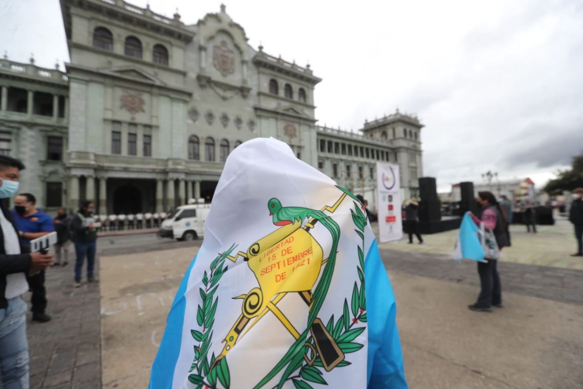 Personas se concentrarán en la Constitución y otros lugares para protestar contra la corrupción. (Foto Prensa Libre: Hemeroteca PL)