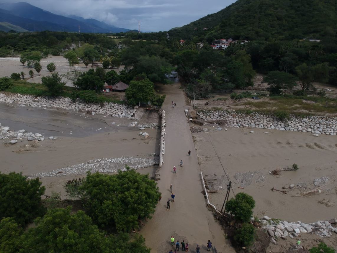 La red vial del norte de Centroamérica que comunica a los puertos y puntos aduaneros presenta daños por el exceso de lluvias. (Foto Prensa Libre: Hemeroteca) 