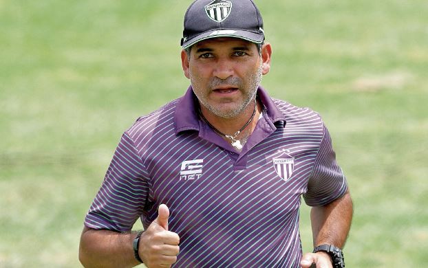 Antonio Torres Servín se despide de Antigua GFC. (Foto Prensa Libre: Hemeroteca PL)