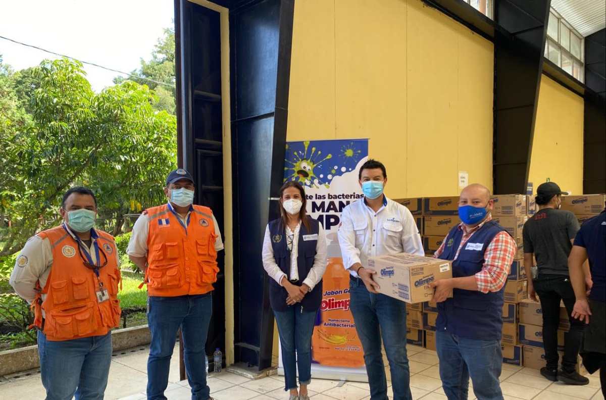 Industria La Popular realiza donación para familias afectadas por la tormenta tropical Eta