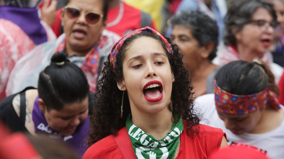 En Brasil hubo recientes protestas de mujeres por igualdad de derechos y contra la violencia de género. (Foto Prensa Libre: Getty Images)