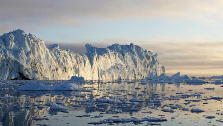El Atlántico está enviando a las cuencas polares aguas más cálidas y con mayor salinidad que anteriormente, señaló el científico Igor Polyakov.