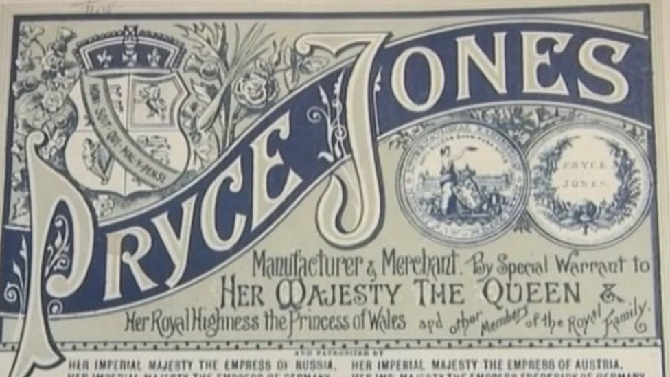Se cree que el catálogo Pryce Jones fue el primer catálogo para ordenar productos por correo cuando empezó en 1861. (Foto Prensa Libre: BBC)