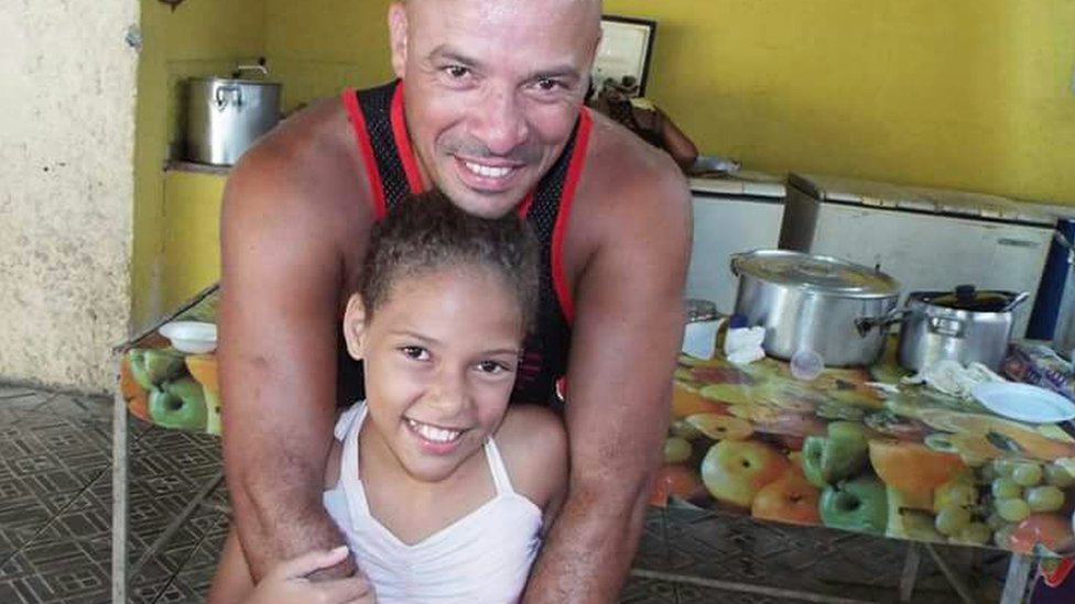 Leandro Monteiro lleva tres años esperando una respuesta sobre la muerte de su hija Vanessa. (Foto Prensa Libre: Archivo Personal/BBC)