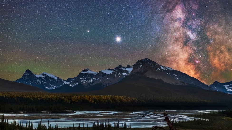 El punto más brillante es Júpiter. Foto:Getty Images