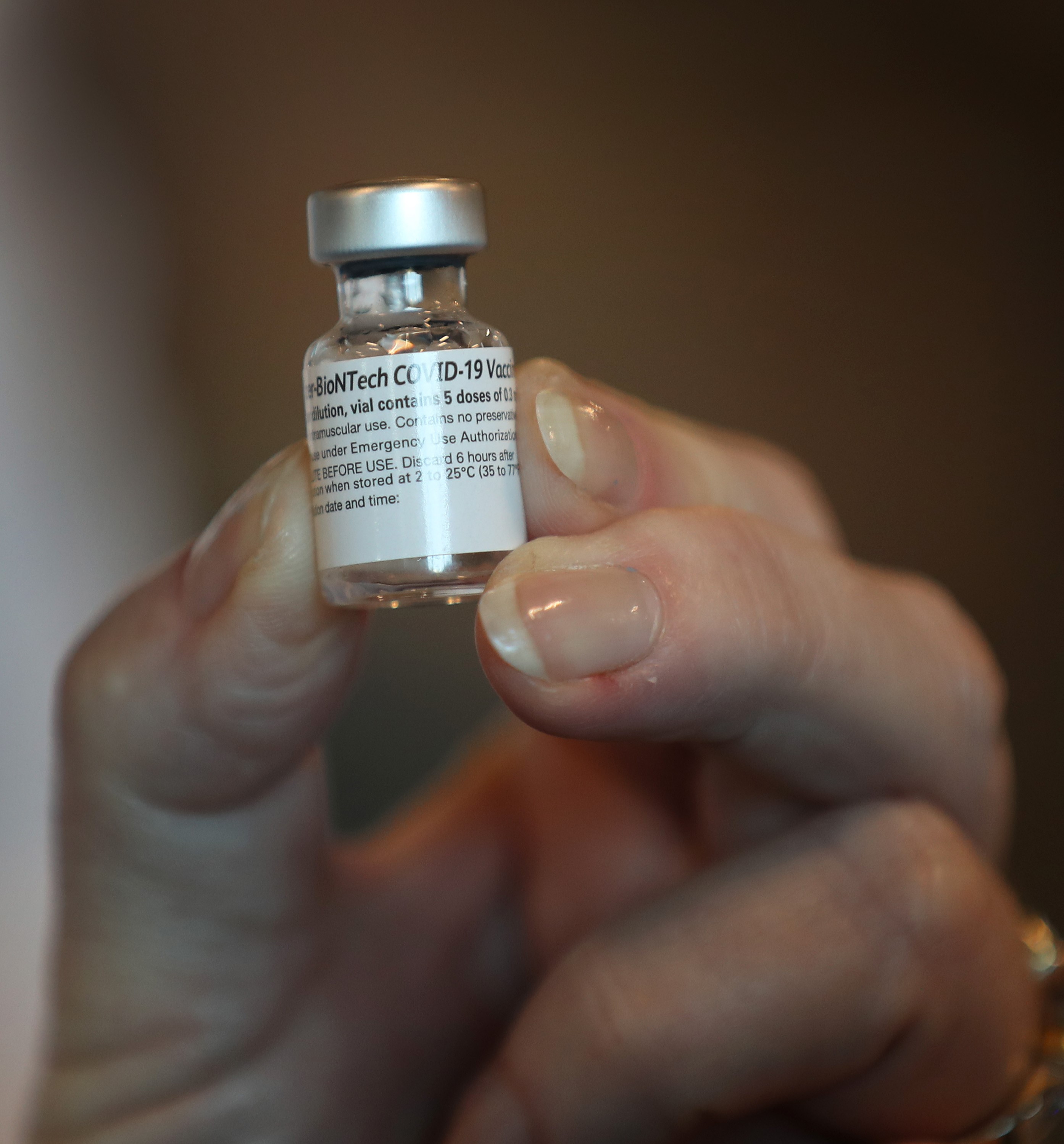 Vacuna de Pfizer-BioNtech contra el covid-19 podría autorizarse en Europa. (Foto Prensa Libre: AFP)