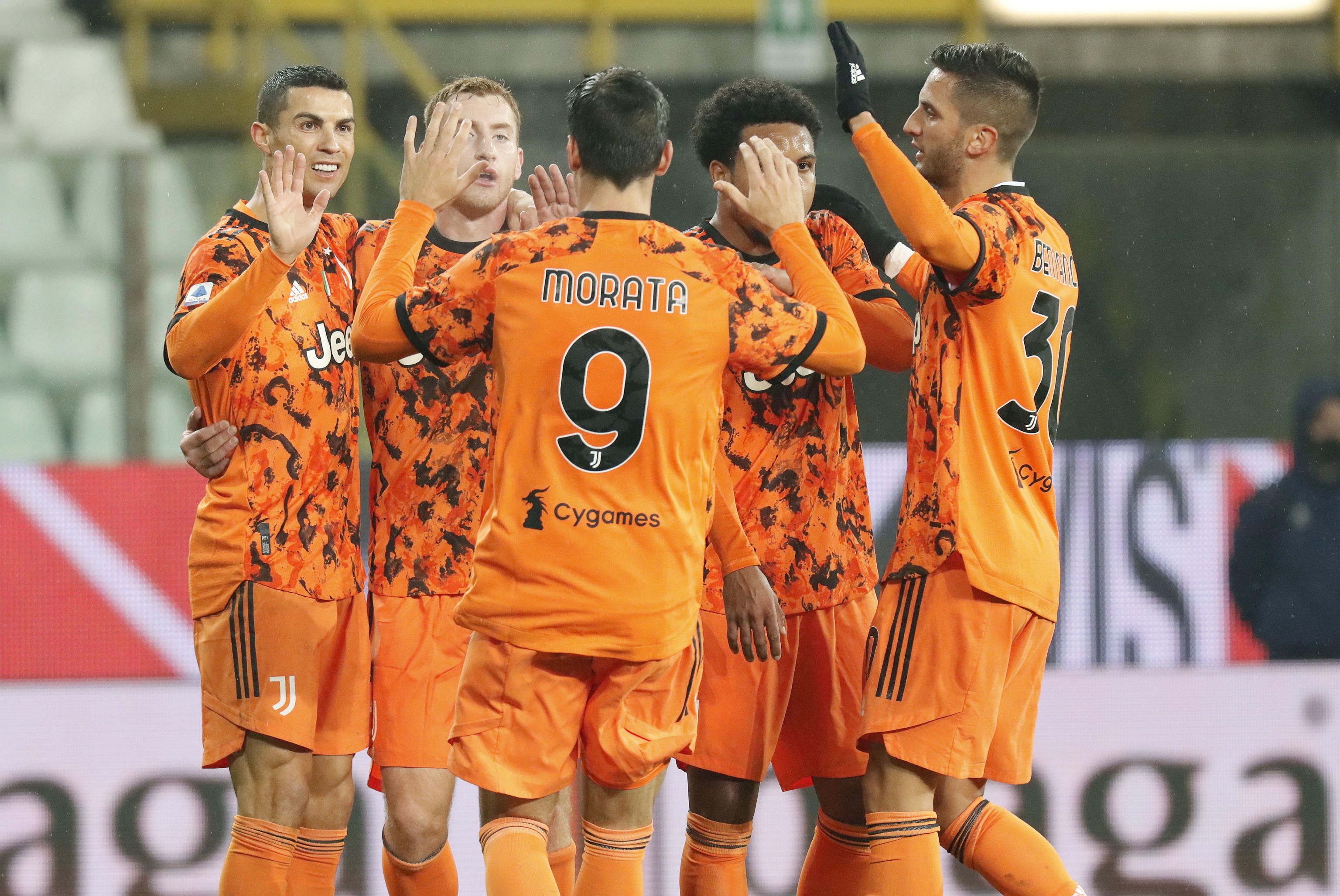 Álvaro Morata y Cristiano Ronaldo aportaron para el triunfo de Juventus por 0-4 ante el Parma. (Foto Prensa Libre: EFE)