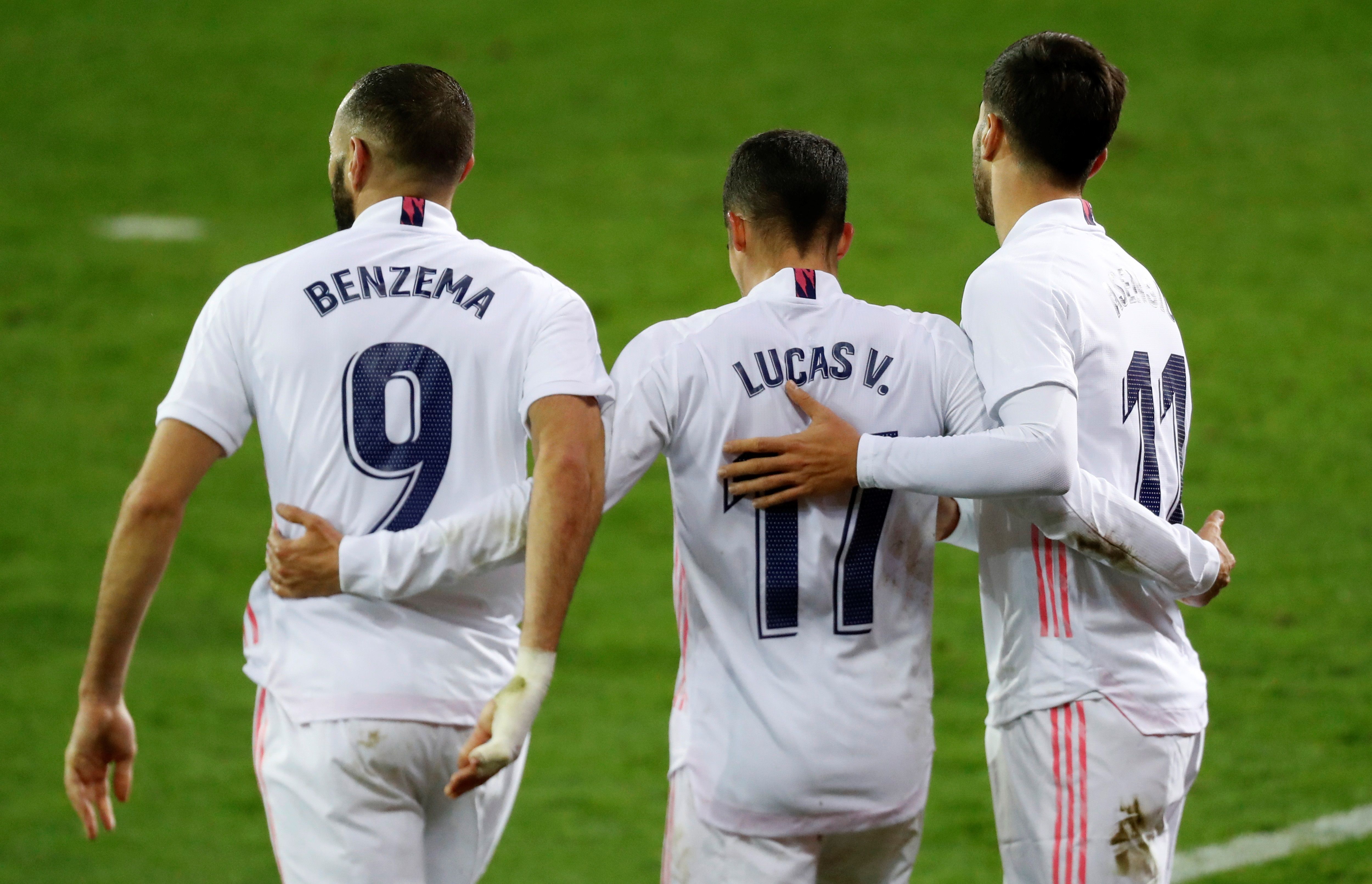 Karim Benzema y Lucas Vásquez fueron dos de los anotadores por parte del Real Madrid en el juego ante el Eibar. (Foto Prensa Libre: EFE)