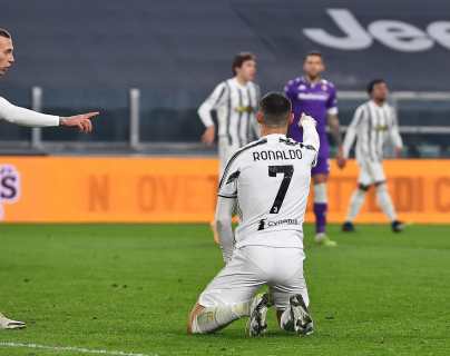La Juventus se hunde con diez ante la Fiorentina