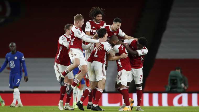 El Arsenal logró una importante victoria 3-1 sobre el Chelsea durante la jornada del Boxing Day en la Premier League. (Foto Prensa Libre: EFE)