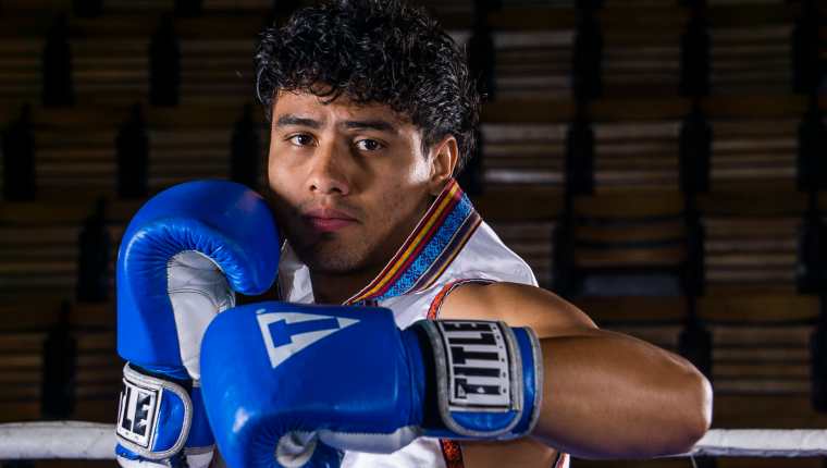 Léster Martínez, boxeador guatemalteco. 