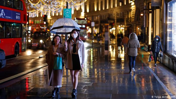 En Londres se endurecerán las restricciones ante el gran aumento de contagios por coronavirus. (Foto Prensa Libre: AFP)