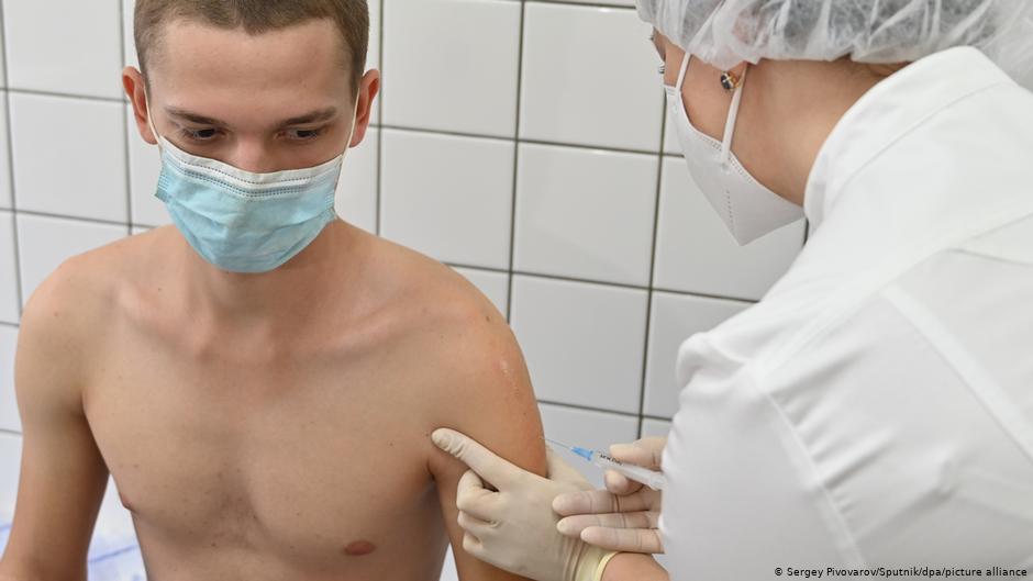 Proceso de inmunización en Rusia. (Foto Prensa Libre: Picture Alliance)
