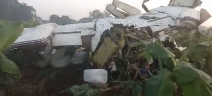Avioneta accidentada en San José La Máquina, Suchitepéquez. (Foto Prensa Libre: Ejército de Guatemala)