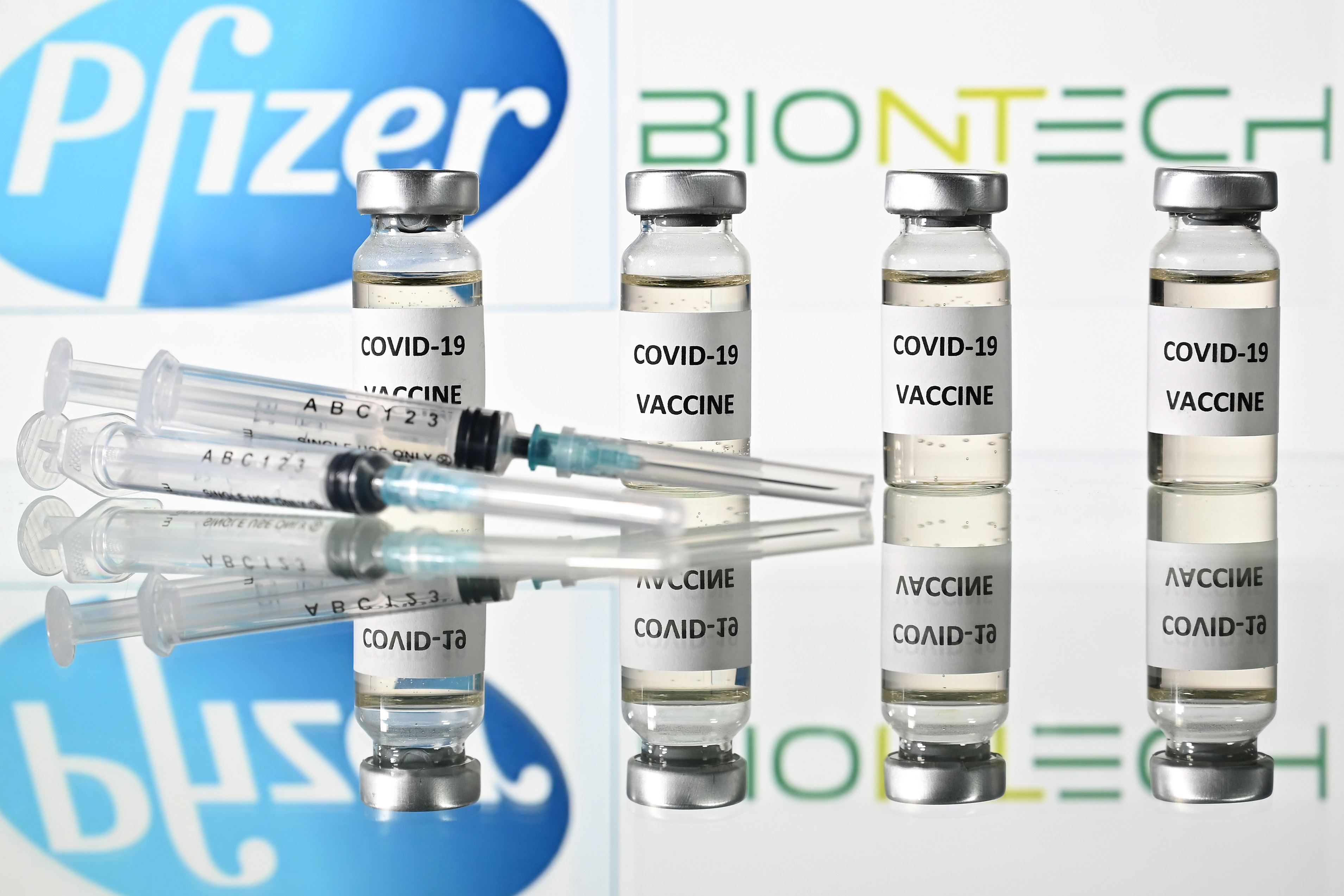 Trump dice que la vacuna comenzará a ser aplicada en 24 horas. (Foto Prensa Libre: AFP)