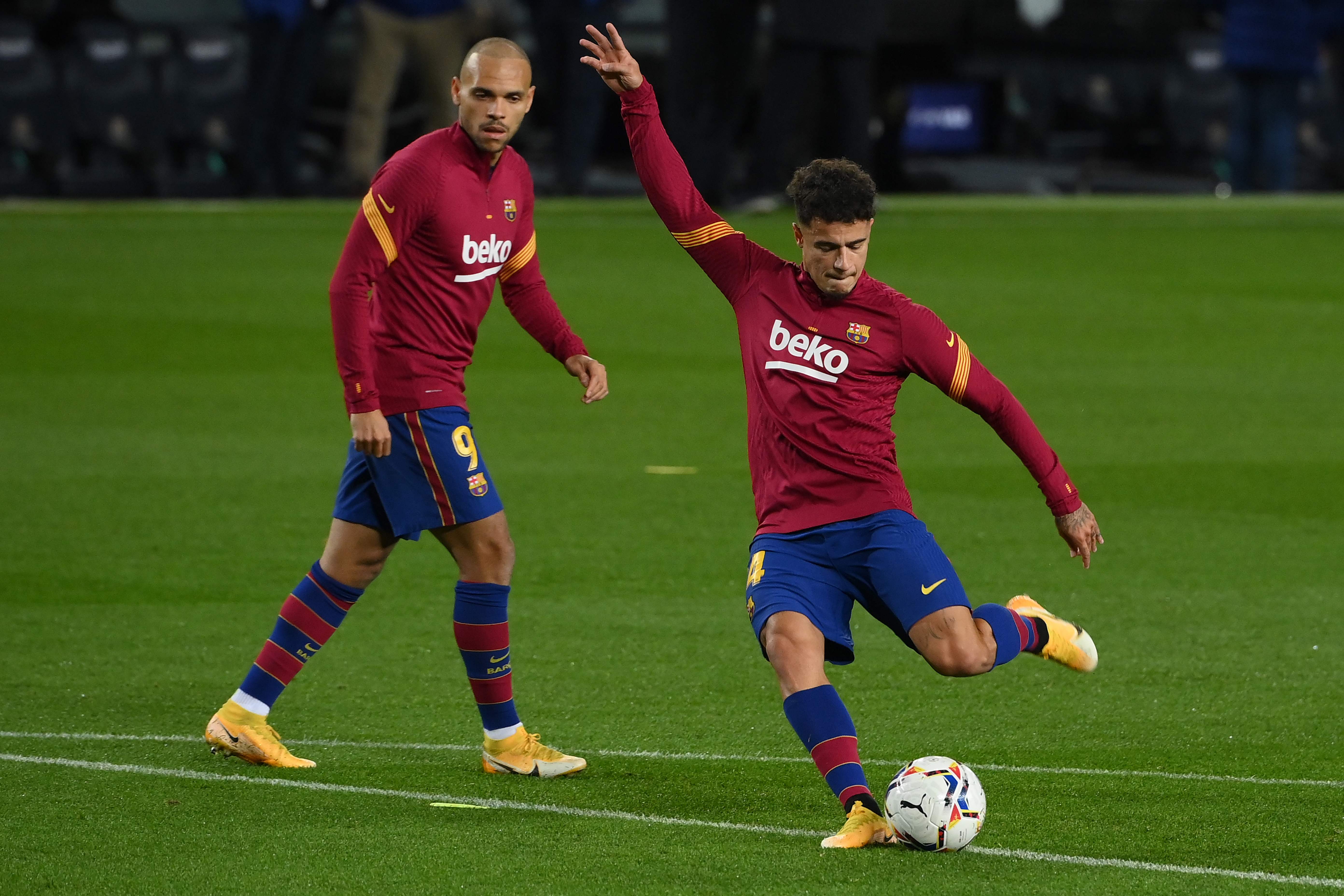 El mediocampista brasileño Philippe Coutinho podría volver pronto a los entrenos con el FC Barcelona. (Foto Prensa Libre: AFP)