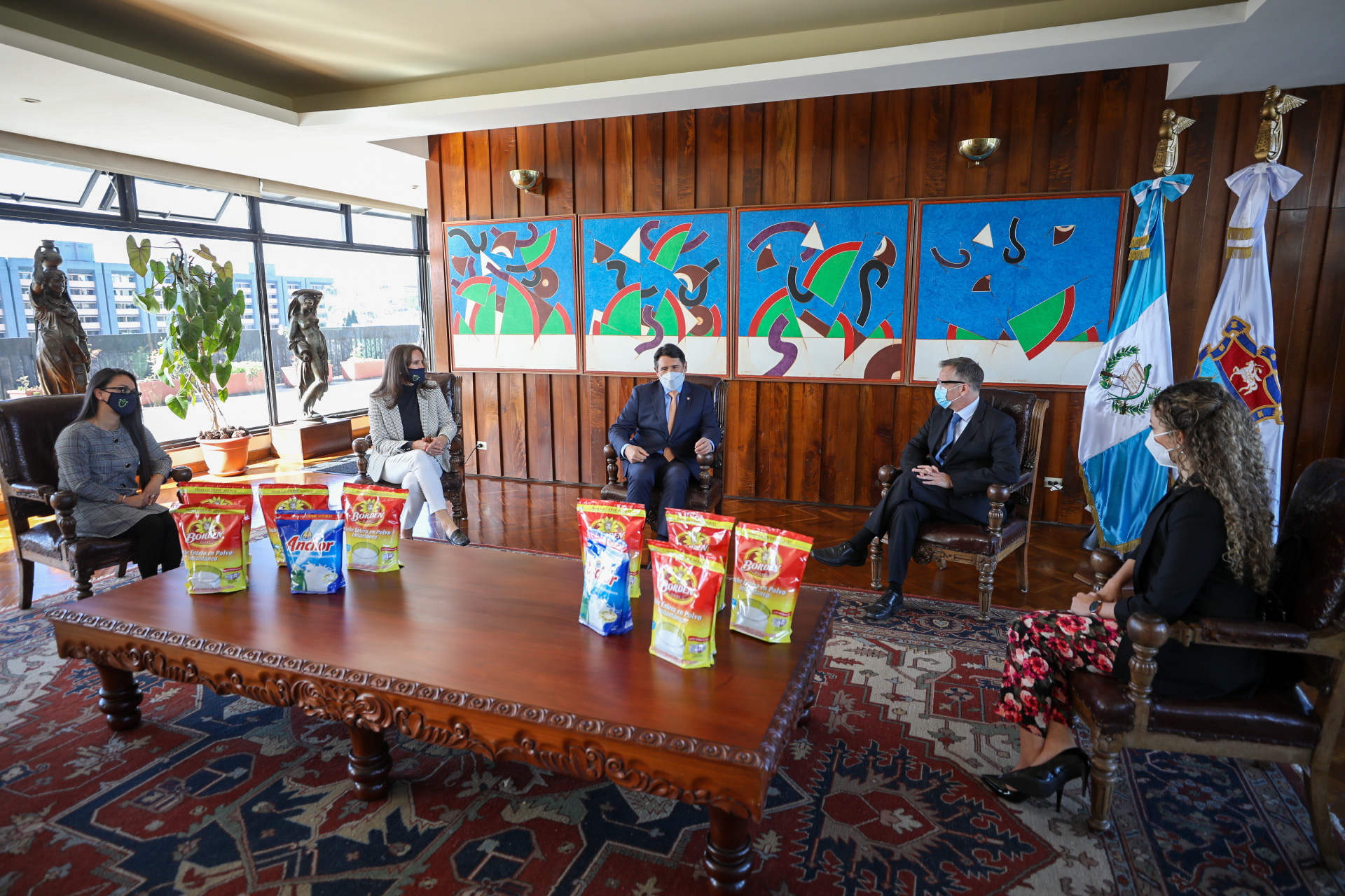 Nestlé realizó una donación para que serán distribuidas por Secretaria de Asuntos Sociales de la Municipalidad de Guatemala. Foto Prensa Libre: Cortesía.