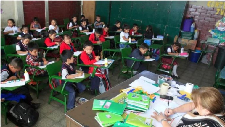 Colegios privados solicitan impartir clases híbridas. (Foto Prensa Libre: Hemeroteca PL) 