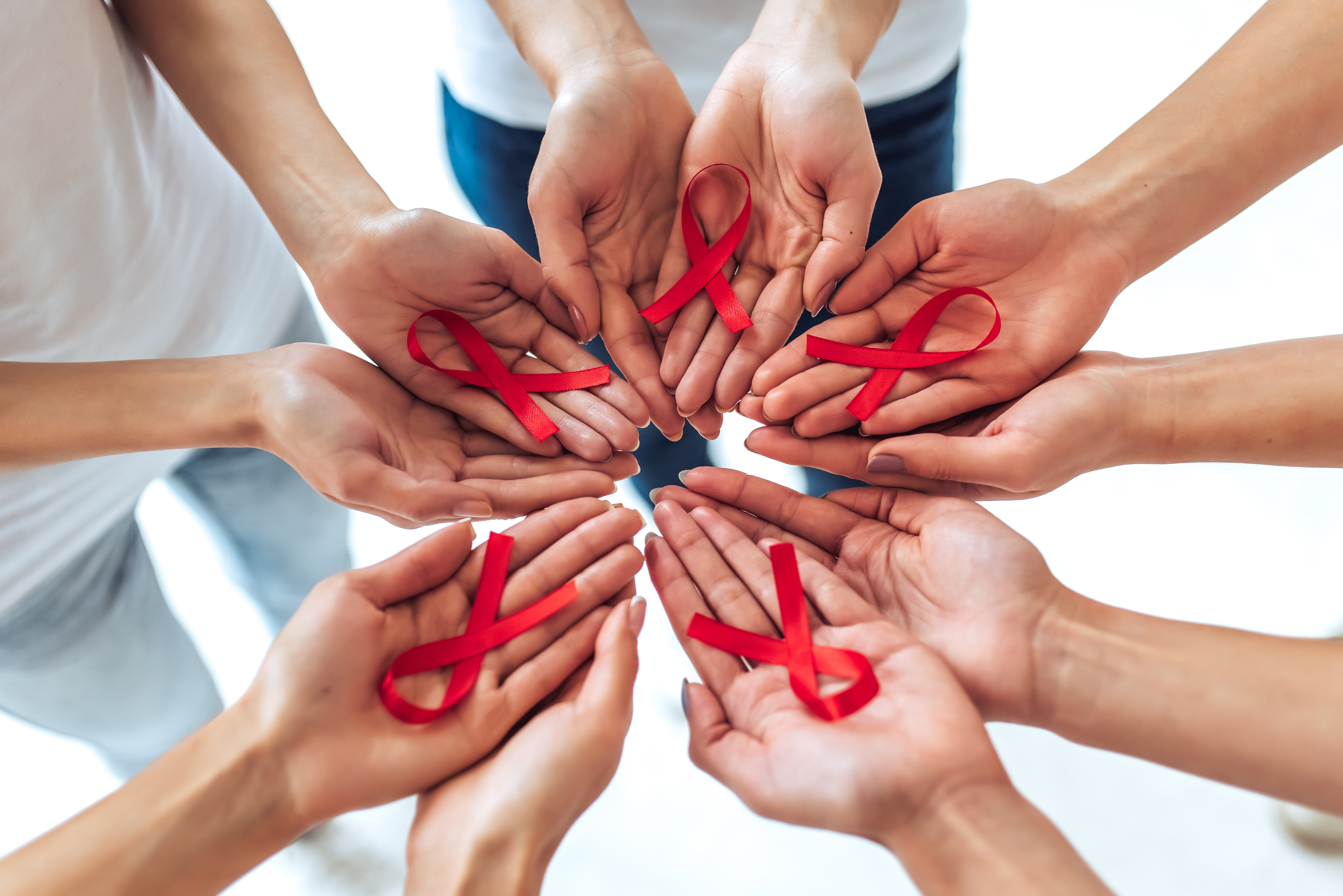 De acuerdo con la OMS, entre 2000 y 2019, las nuevas infecciones por el VIH disminuyeron en un 39% y las muertes relacionadas con el virus en un 51%, gracias a los tratamientos antirretrovirales. (Foto Prensa Libre: Shutterstock)
