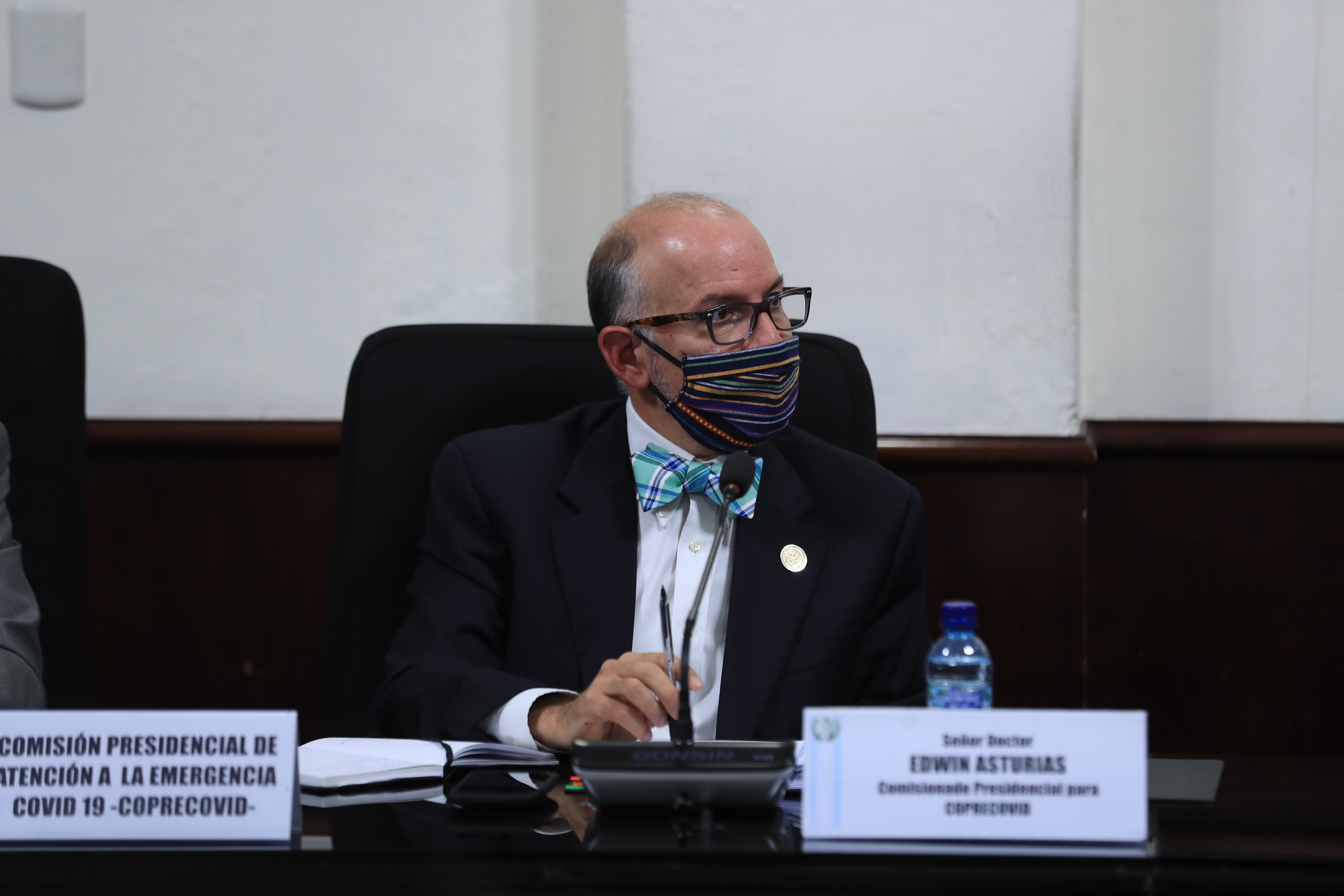 El doctor Edwin Asturias, de Coprecovid, acudió a dos citas legislativas relacionadas a la adquisición de vacunas contra el coronavirus. Fotografía: Prensa Libre (Juan Diego González). 